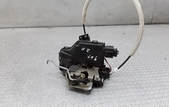 Audi A6 S6 C5 4B Front door lock 4B1837016B