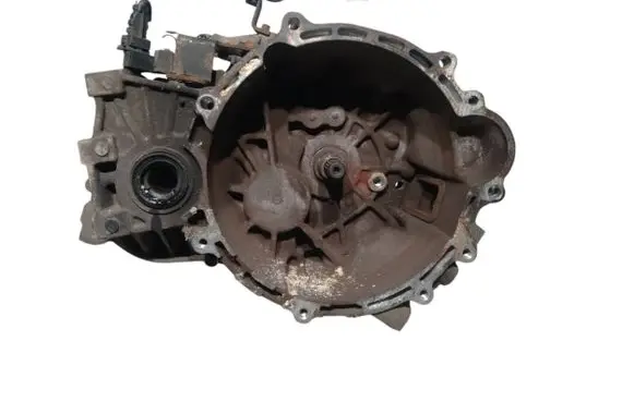 Manual 5 speed gearbox