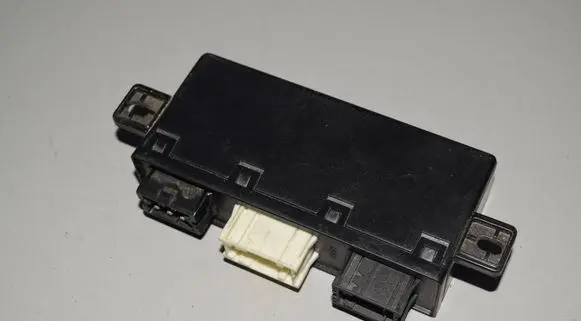 BMW 5 E39 Door control unit/module 6904255