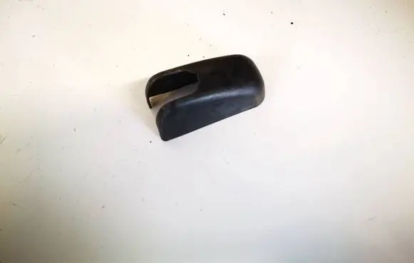 Rear wiper blade arm