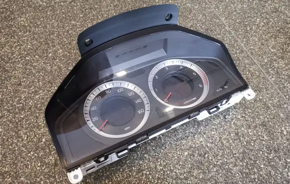 Volvo S80 Speedometer (instrument cluster) 31270370AA