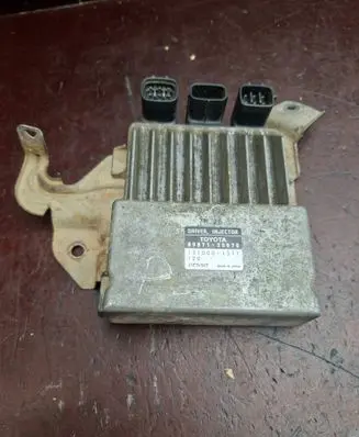 Toyota Corolla Verso E121 Fuel injection control unit/module 8987120070 1310001371