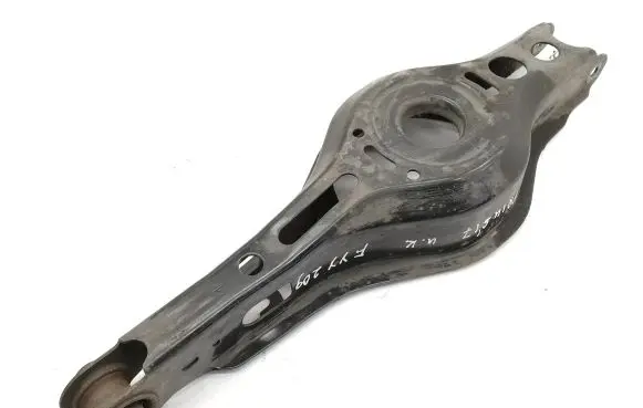 Toyota Prius (XW50) Rear upper control arm/wishbone