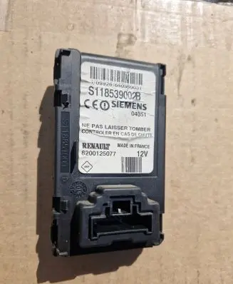 Renault Scenic II - Grand scenic II Ignition key card reader 8200125077 S118539002B 04351