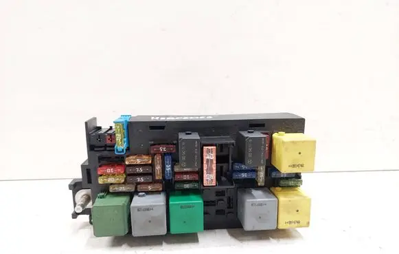 Mercedes-Benz R W251 Fuse module A1645402972 5072426 YAP29291