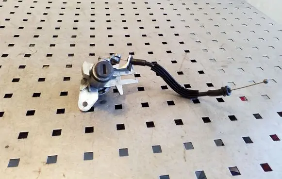 Audi A8 S8 D4 4H Tailgate exterior lock 8F0827573