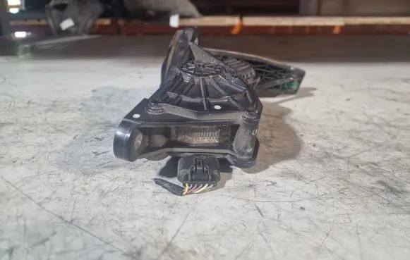 Honda Civic Accelerator throttle pedal 31310H11