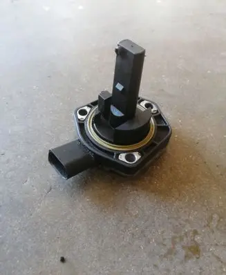 Volkswagen PASSAT B5.5 Oil level sensor 1J0907660C