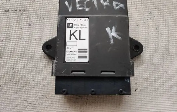 Opel Vectra C Door control unit/module 9227560