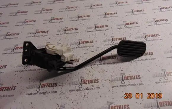 Volvo XC90 Accelerator throttle pedal 30683521