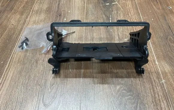 Mercedes-Benz E W213 Radio/GPS head unit trim A2135455900