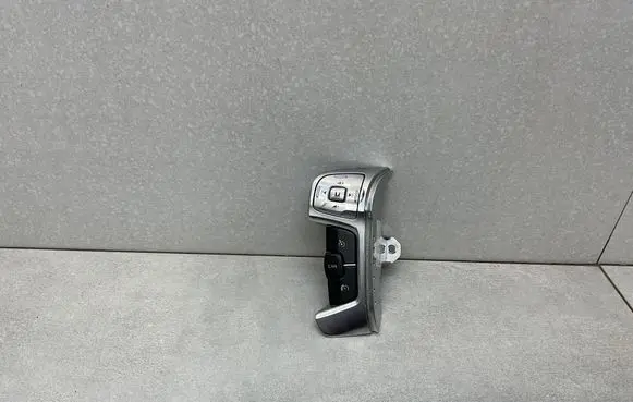 Ford S-MAX Steering wheel buttons/switches AM2T14K147CB