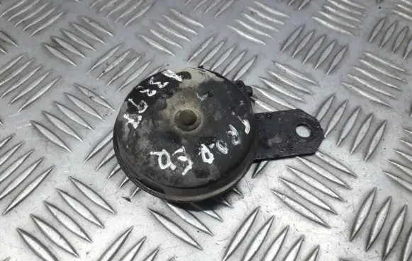 Isuzu Trooper Horn signal e13000030