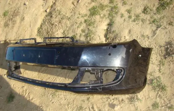 Volkswagen Golf VI Front bumper