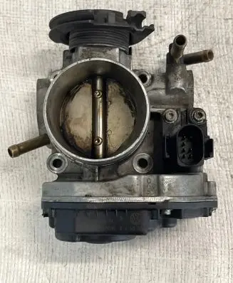 Volkswagen Golf IV Throttle valve 06A133064M 408237111015 72509C