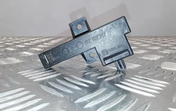 Audi A7 S7 4G Keyless (KESSY) go control unit/module 8K0907247 33542221