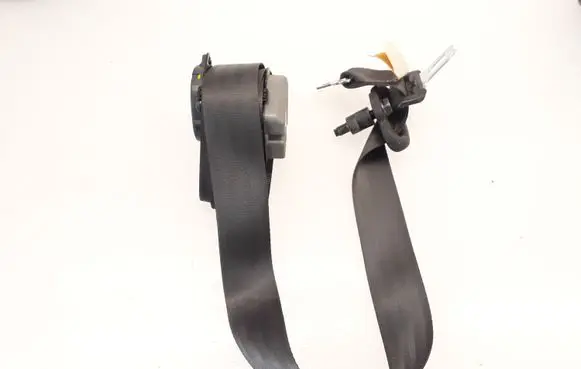 Middle seatbelt (rear)