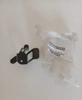 Nissan Qashqai Fender mounting bracket 641C14CB0A
