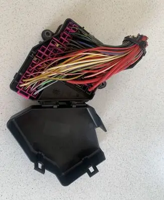 Volkswagen PASSAT B5.5 Fuse box set 8D1941824