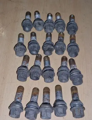 Volvo V70 Nuts/bolts 