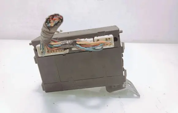 Nissan Almera N16 Comfort/convenience module 5WK48511 28551BM404 7102984313