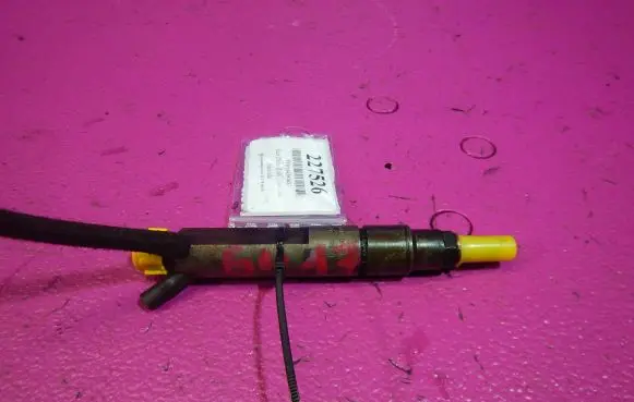 Seat Ibiza II (6k) Fuel injector 028130203F