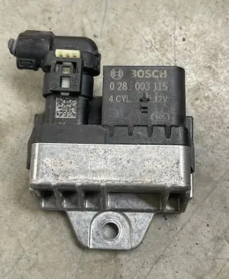BMW 4 F36 Gran coupe Glow plug pre-heat relay 8514120 170513 1021352