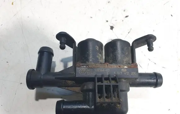 BMW 5 GT F07 Coolant heater control valve 9119164 1147412200 E100422