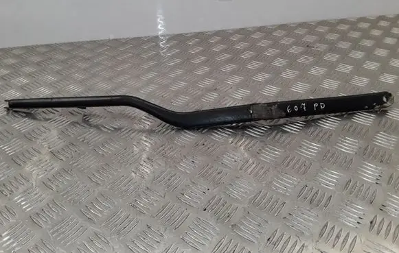 Peugeot 607 Front wiper blade arm 102393