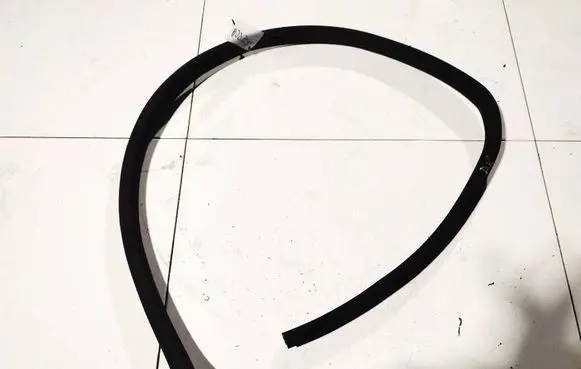 Mercedes-Benz CLS C219 Rubber seal front coupe door 