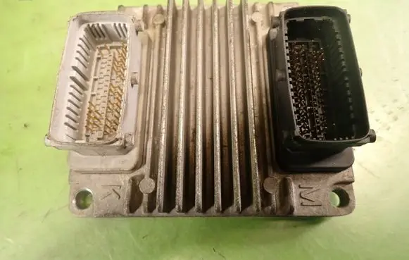 Suzuki Forenza Engine control unit/module ECU 96442084