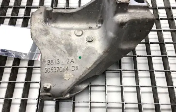 Alfa Romeo Giulia Engine mounting bracket 50537064