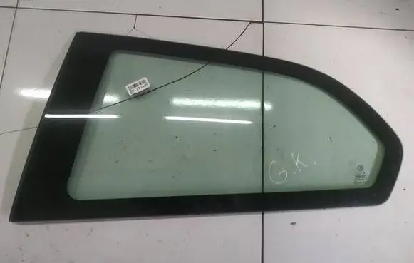 Alfa Romeo 147 Rear side window AS2