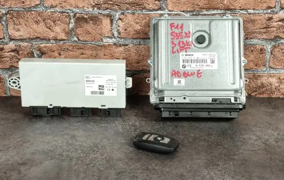 BMW 4 F32 F33 Engine ECU kit and lock set 8578082 0281030751