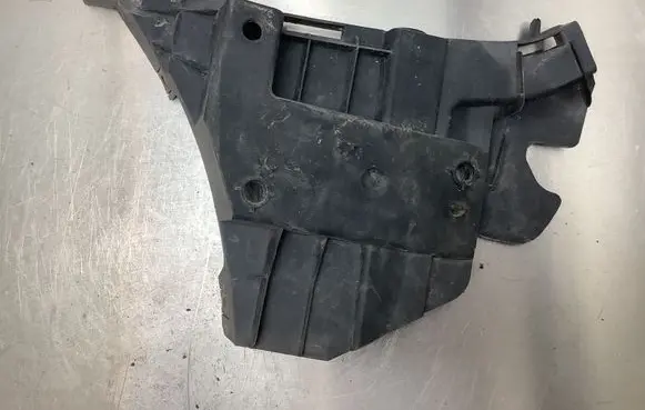 Volvo V70 Front bumper mounting bracket 31265344
