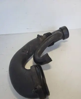 BMW 7 E65 E66 Turbo air intake inlet pipe/hose 7786013