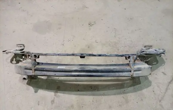 Skoda Octavia Mk2 (1Z) Front bumper cross member 