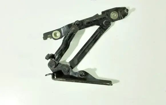 Mazda 3 I Tailgate/trunk/boot hinge