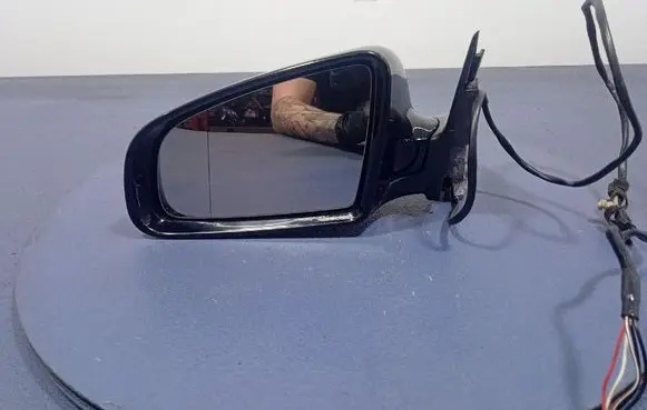 Audi A4 S4 B7 8E 8H Front door electric wing mirror 