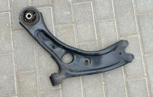 Front lower control arm/wishbone
