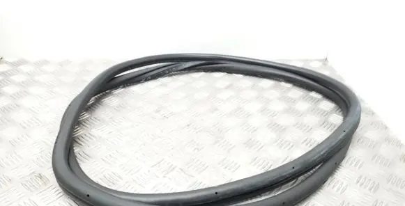 Volkswagen Touran II Rear door rubber seal (on body) 1T0867913K