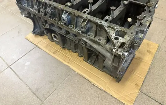 BMW 1 E81 E87 Engine block 7558325 N52B30AF N52B30