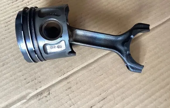 Opel Insignia A Piston with connecting rod