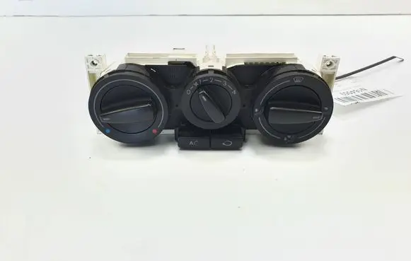 Skoda Superb B5 (3U) Climate control unit 3U0820045
