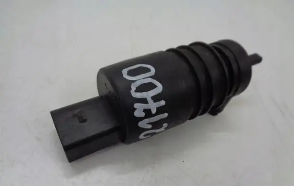 Volkswagen Touran I Windscreen/windshield washer pump 1T0955651A