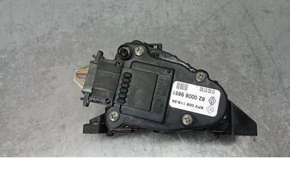 Renault Clio II Accelerator pedal position sensor 8200089851