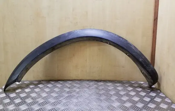 Opel Frontera B Front arch trim 