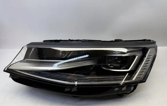 Volkswagen Transporter - Caravelle T7 Headlight/headlamp 7T1941081A