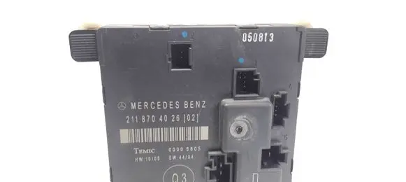 Mercedes-Benz E W211 Door control unit/module 2118704026