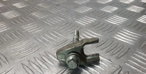Renault Latitude (L70) Fuel Injector clamp holder